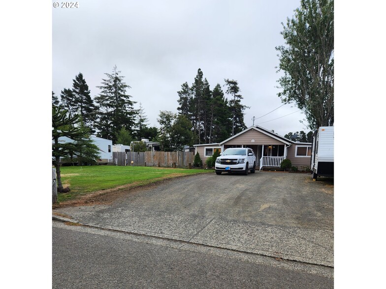 1890 37th St, Florence, OR for sale - Primary Photo - Image 1 of 3