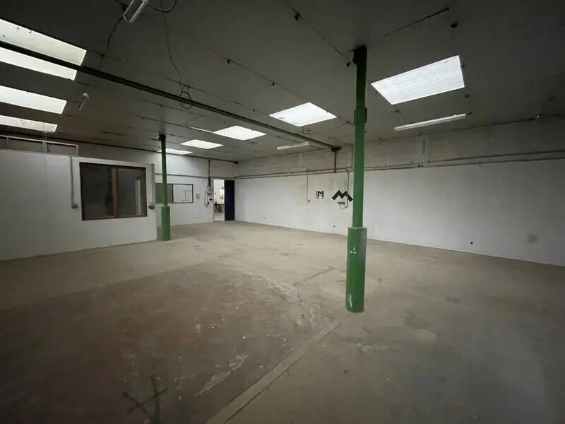 Office in Darnétal for lease Interior Photo- Image 1 of 4
