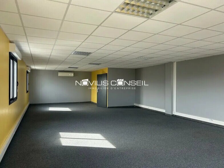 Office in Quint-Fonsegrives for lease - Building Photo - Image 2 of 4