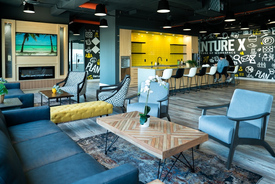 5343 Dundas St W, Toronto, ON for lease - Interior Photo - Image 2 of 12