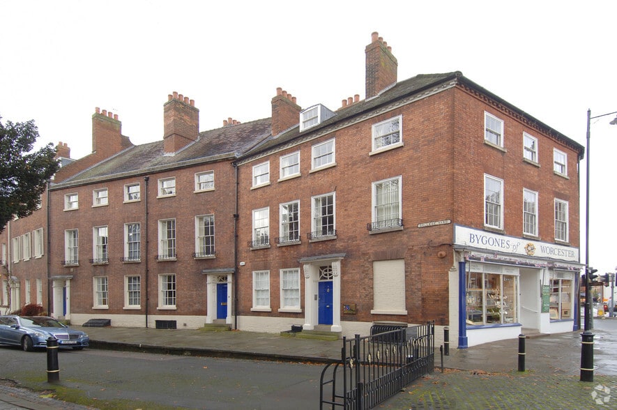 1-3 College Yard, Worcester for lease - Primary Photo - Image 1 of 2