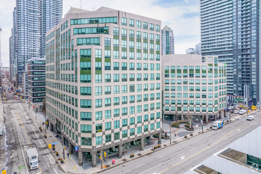 330 Front St W, Toronto, ON for sale - Primary Photo - Image 1 of 1