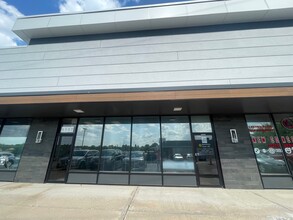 9537-9573 W 87th St, Overland Park, KS for lease Building Photo- Image 2 of 7