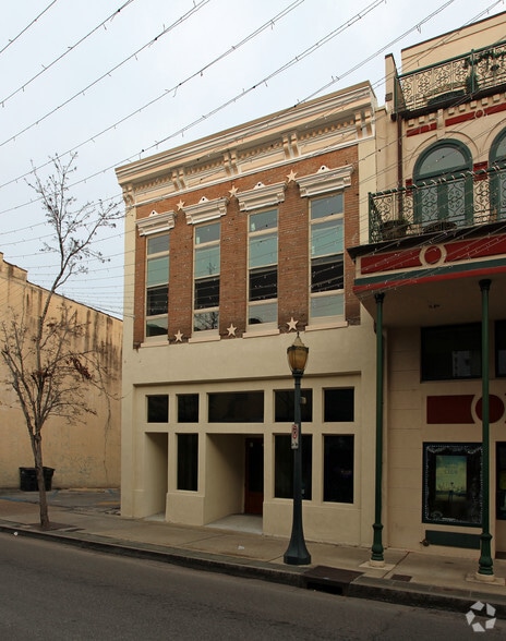 210 Dauphin St, Mobile, AL for lease - Building Photo - Image 2 of 24