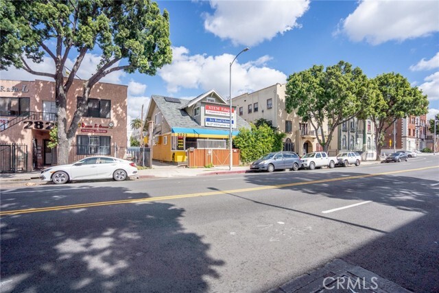 2823 W 8th St, Los Angeles, CA for sale - Building Photo - Image 2 of 4