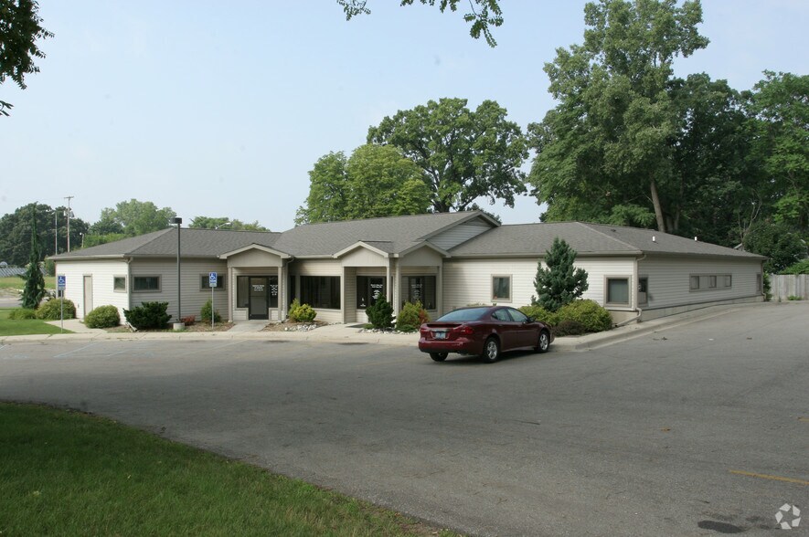 1418 E Michigan Ave, Jackson, MI for lease - Building Photo - Image 1 of 1