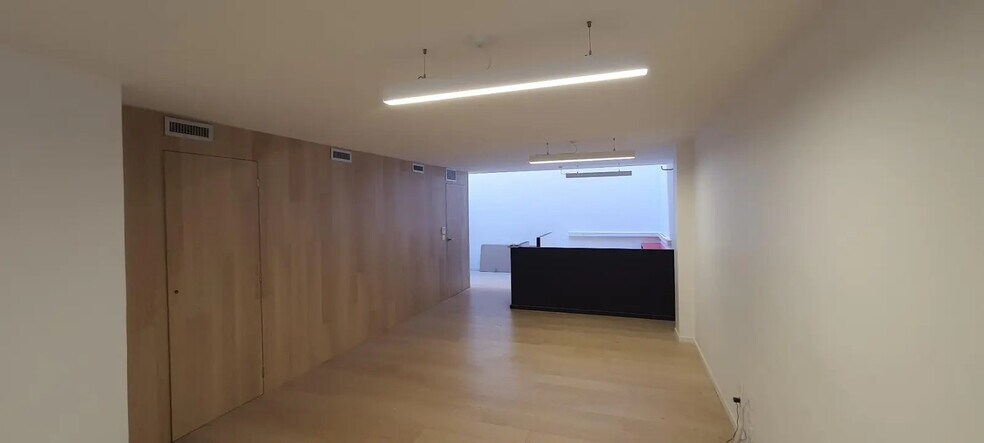 Retail in Montpellier for sale - Interior Photo - Image 3 of 5