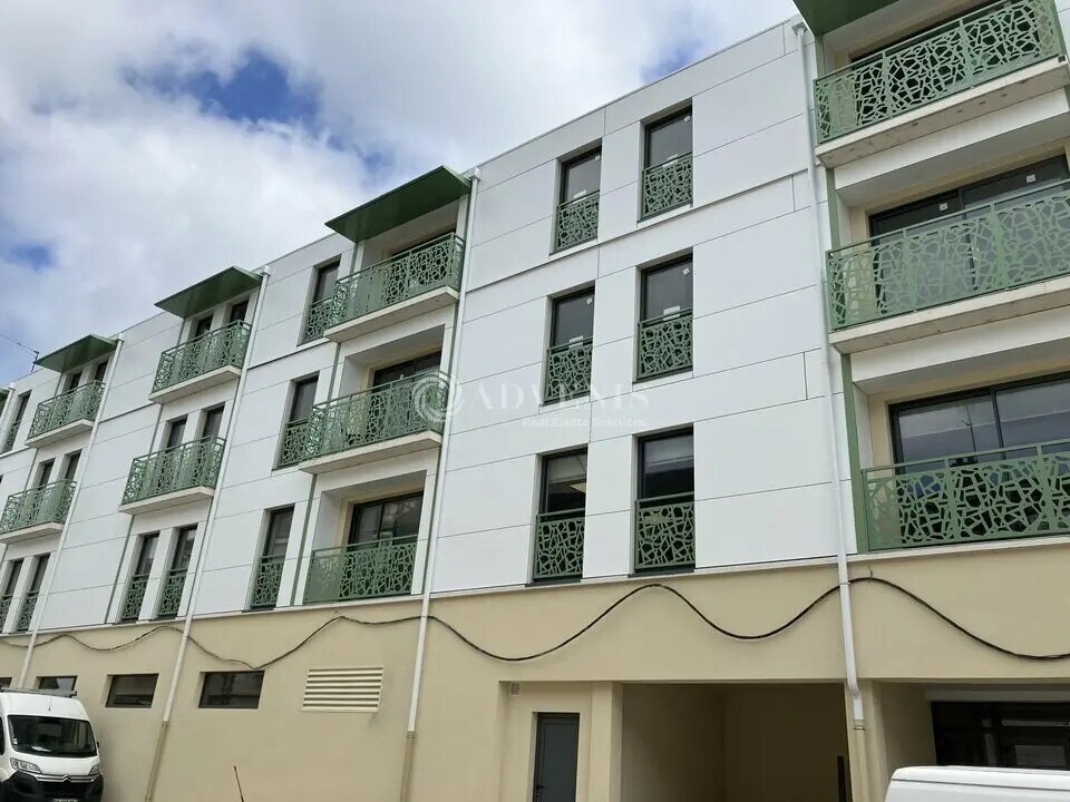 Office in Bourges for lease Building Photo- Image 1 of 5