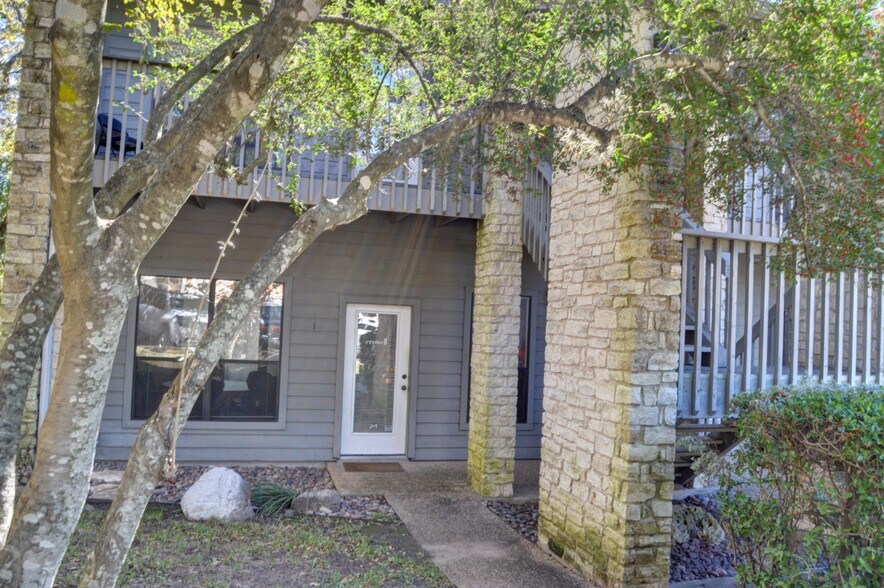 5524 Bee Cave Rd, Austin, TX 78746