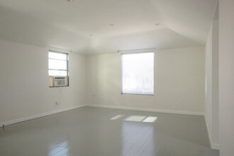 371 N La Cienega Blvd, Los Angeles, CA for lease Interior Photo- Image 2 of 8