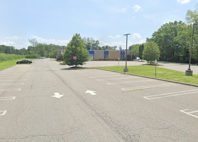 64 E Midland Ave, Paramus, NJ 07652 Paramus Parkway Bldg
