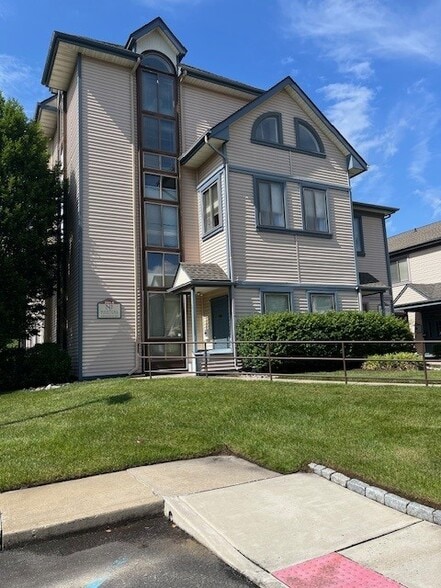 750 Route 73 S, Marlton, NJ for lease - Building Photo - Image 2 of 8