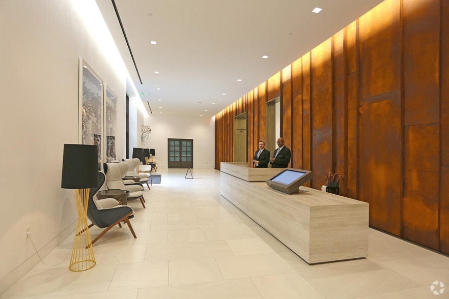 8910 University Center Ln, San Diego, CA for lease - Lobby - Image 3 of 31