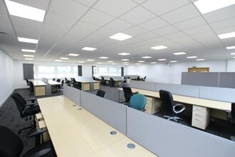 2 Old Ively Rd, Farnborough for lease Interior Photo- Image 2 of 6