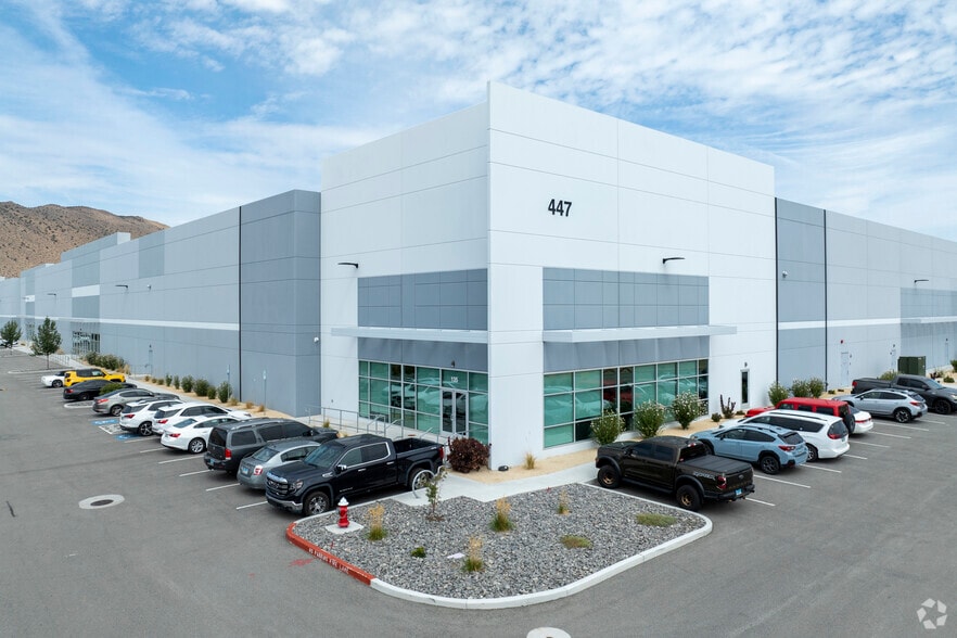 447 Ingenuity Ave, Sparks, NV for lease - Building Photo - Image 1 of 9