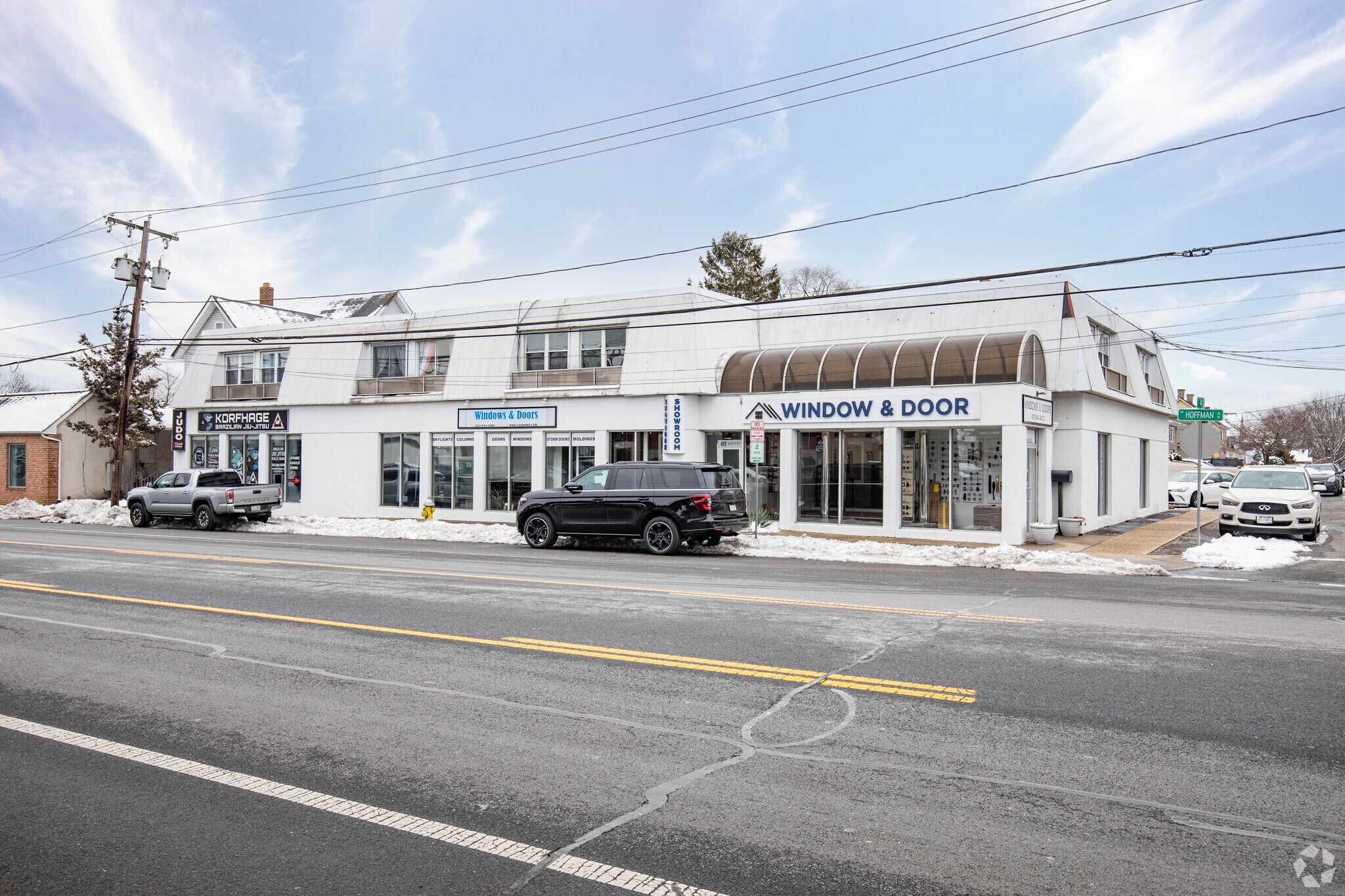 99-105 W Hoffman Ave, Lindenhurst, NY for sale Primary Photo- Image 1 of 1