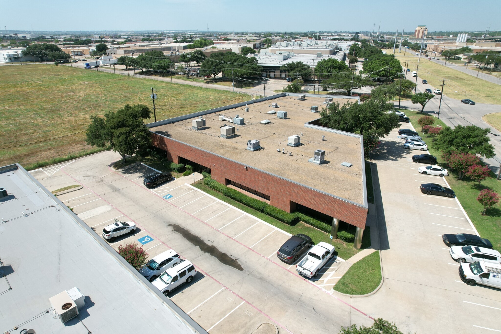 1430 Regal Row, Dallas, TX for lease Primary Photo- Image 1 of 9