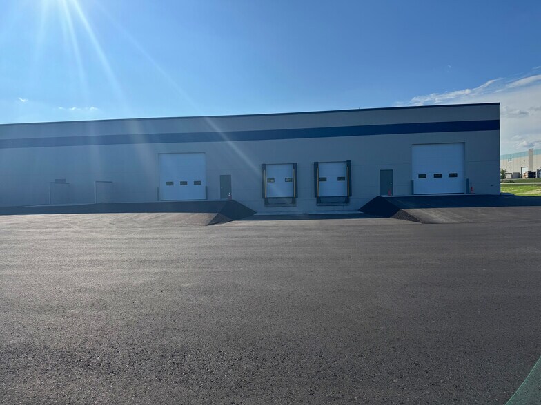 N171 W21860 Caymus Ct, Jackson, WI for lease - Building Photo - Image 2 of 4