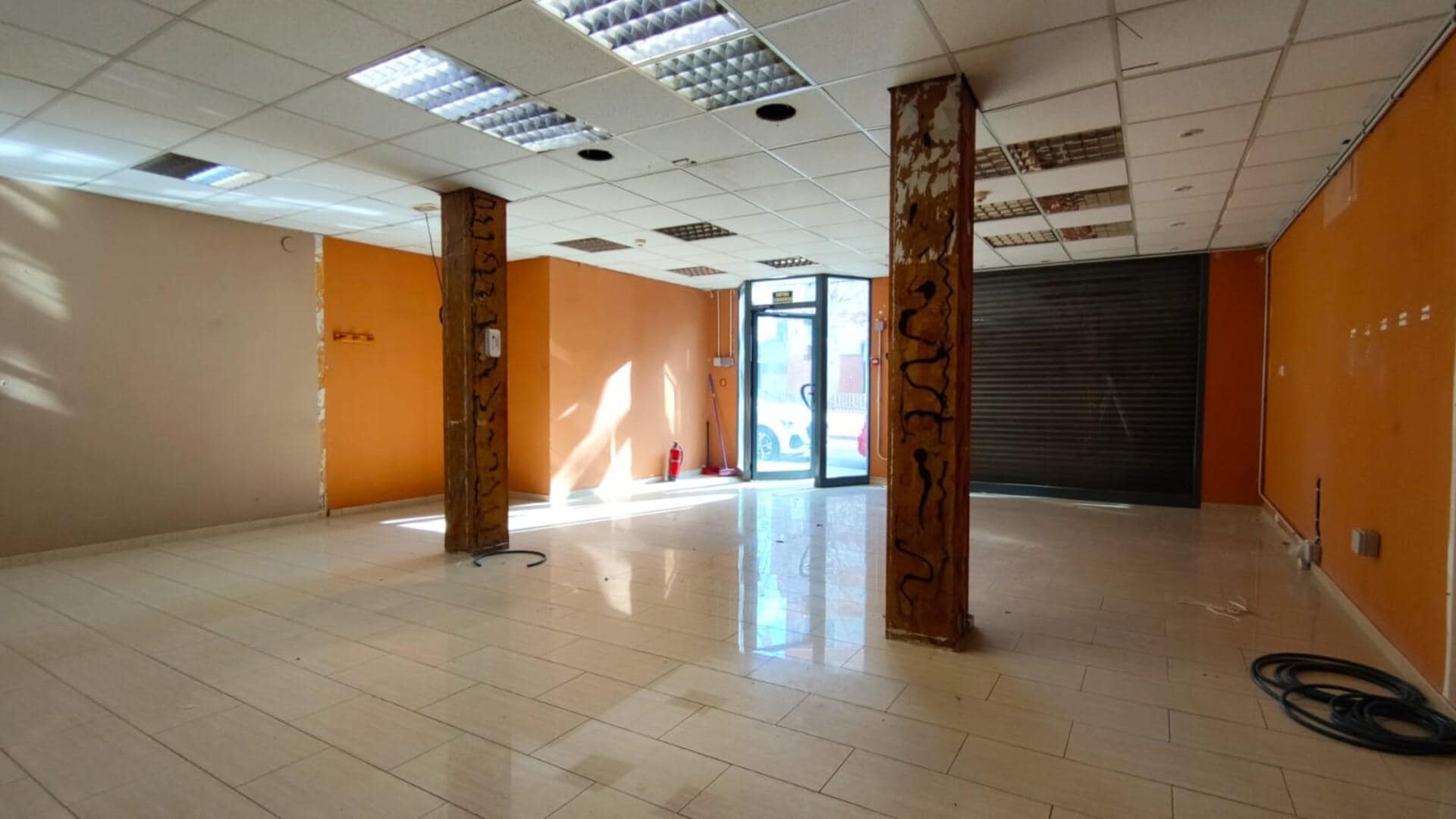 Retail in Rubí, Barcelona for lease Interior Photo- Image 1 of 15