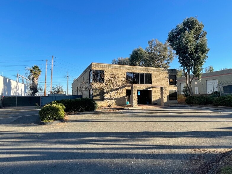640 Alpine Way, Escondido, CA for lease - Building Photo - Image 2 of 6