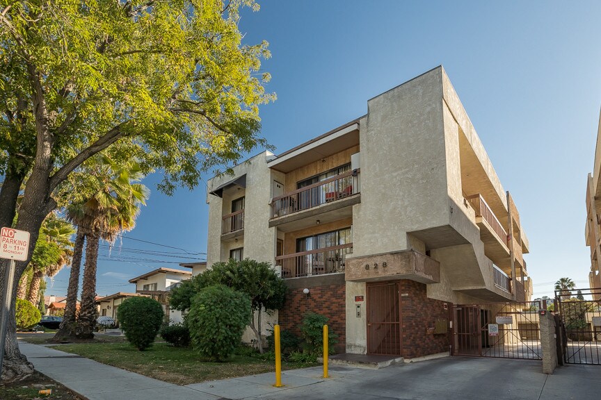 828 Raleigh St, Glendale, CA 91205