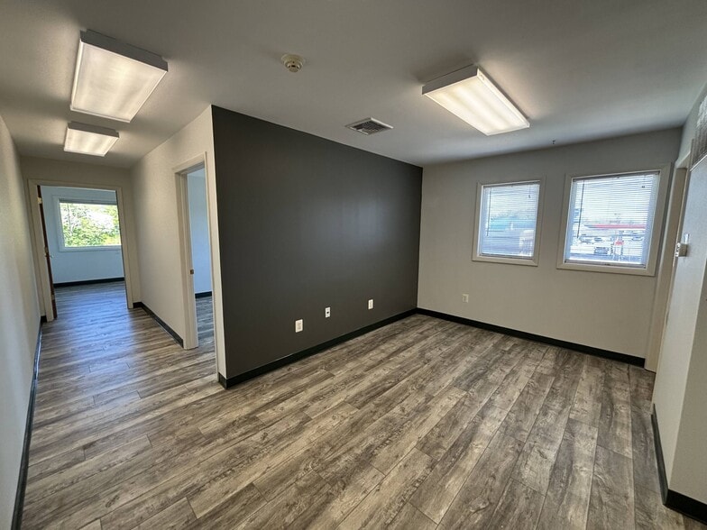 901 Mantua Pike, Woodbury, NJ for lease - Interior Photo - Image 3 of 6