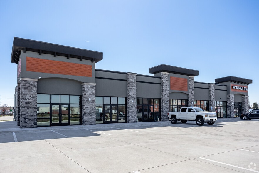 2575 SE Hulsizer Rd, Ankeny, IA for sale - Building Photo - Image 2 of 7