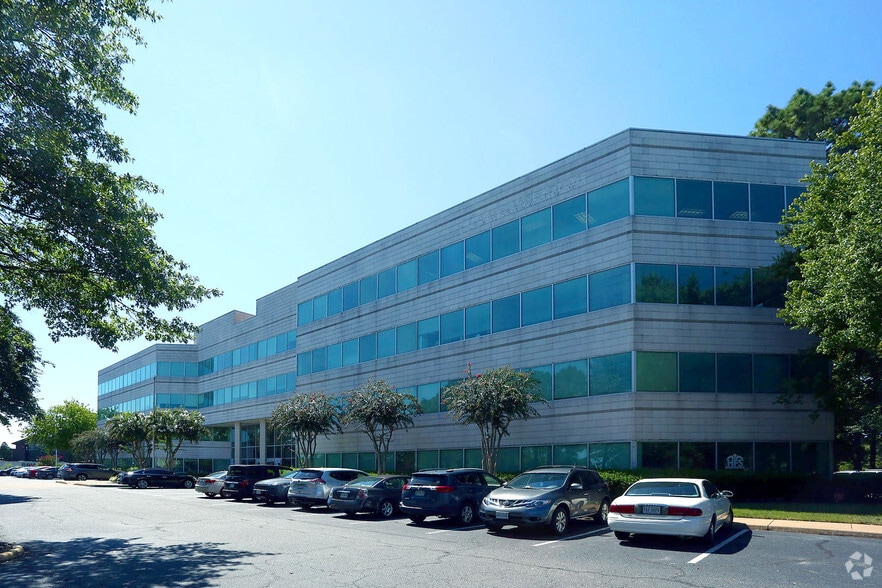 1919 Commerce Dr, Hampton, VA for lease - Building Photo - Image 3 of 16