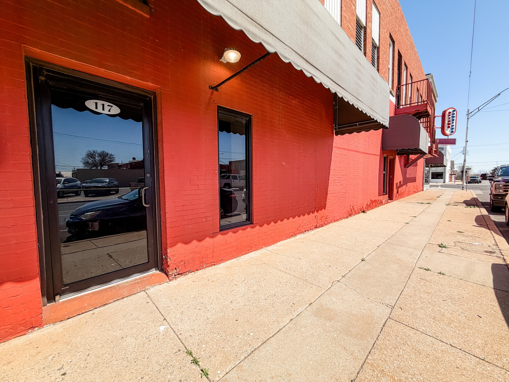120 S Rock Island Ave, El Reno, OK for lease Interior Photo- Image 1 of 12