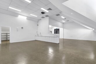 70 Little Edward St, Spring Hill for lease Interior Photo- Image 2 of 4