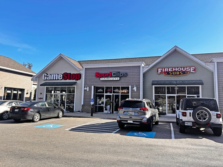 574 Alfred St, Biddeford, ME for lease - Building Photo - Image 1 of 8