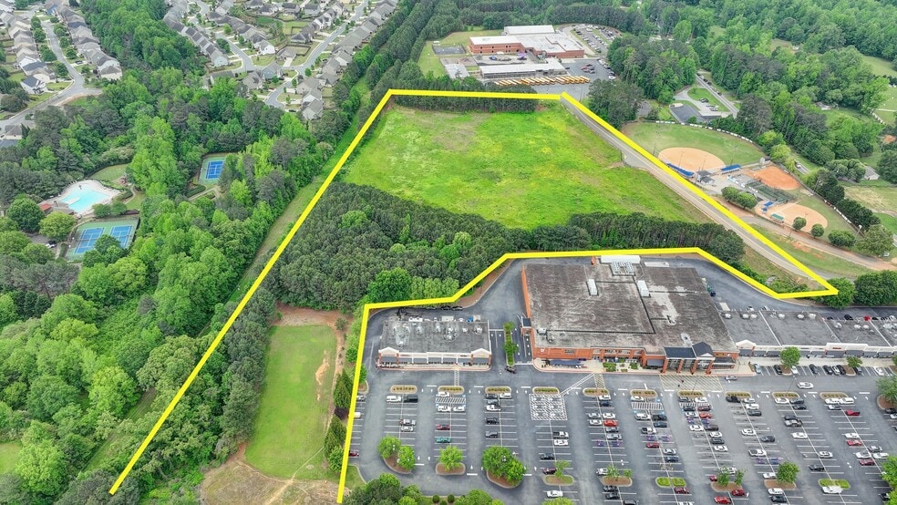 8138 CUMMING Hwy, Canton, GA for sale - Building Photo - Image 3 of 13