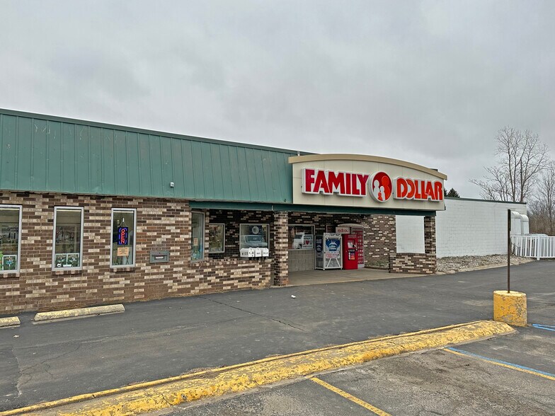 820 Jordan Lake Ave, Lake Odessa, MI 48849 Retail for Sale