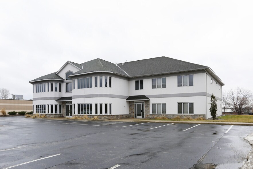 460 S Waverly Rd, Holland, MI for sale - Primary Photo - Image 1 of 1