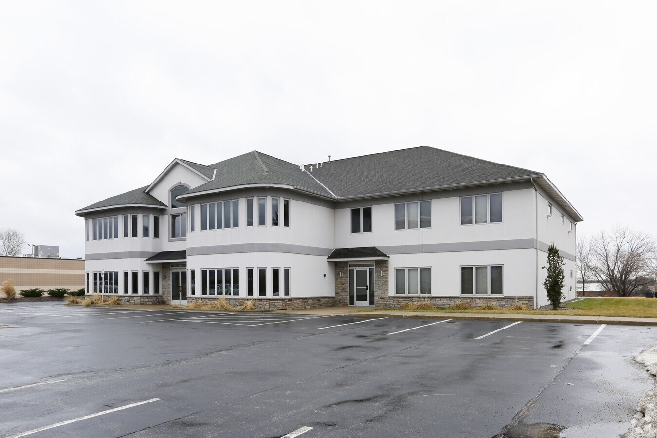 460 S Waverly Rd, Holland, MI 49423