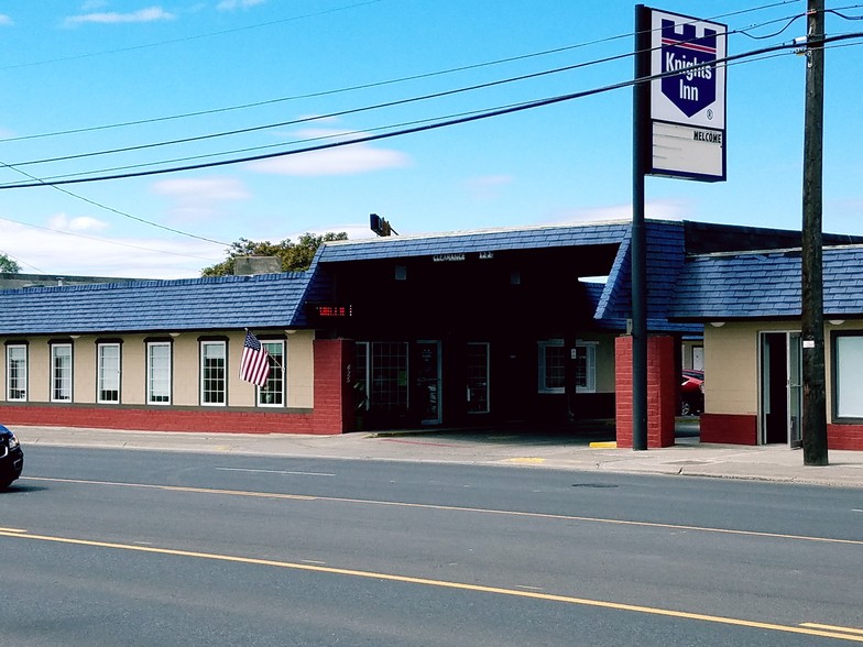 425 N 1st St, Hermiston, OR for sale - Building Photo - Image 1 of 1