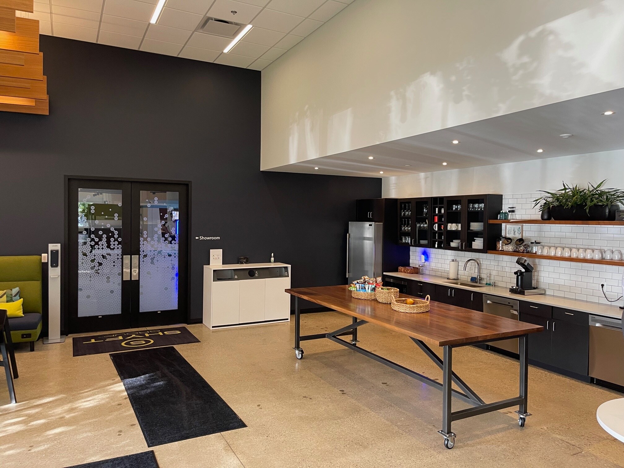 41280 Bridge St, Novi, MI for lease Building Photo- Image 1 of 6