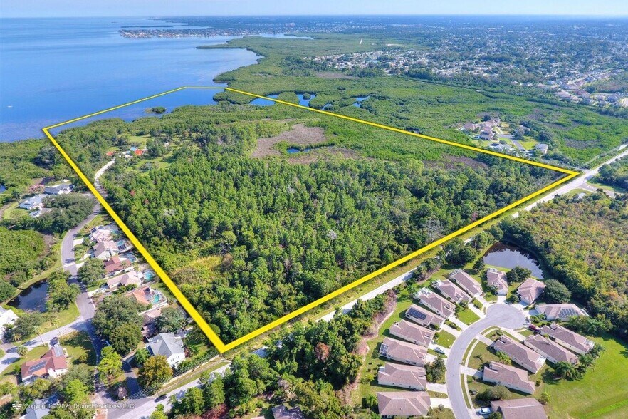 3130 Shipwatch Dr, Holiday, FL for sale - Building Photo - Image 2 of 4