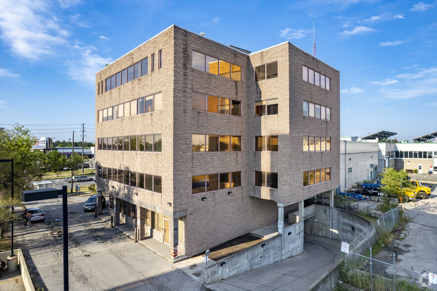 1018 Finch Ave, Toronto, ON for sale - Building Photo - Image 2 of 7