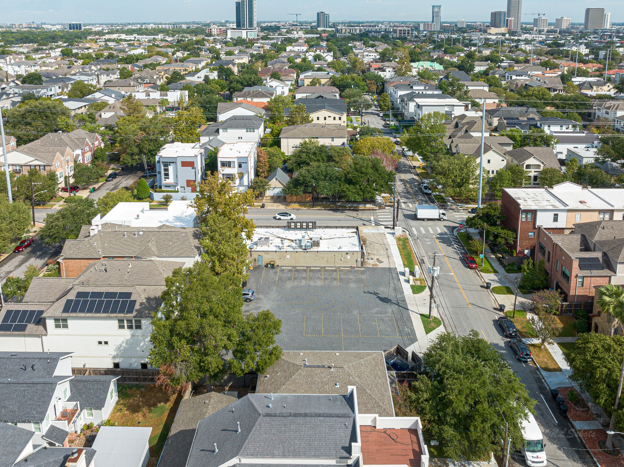 2412 Woodhead St, Houston, TX 77019 77019 Woodhead St.