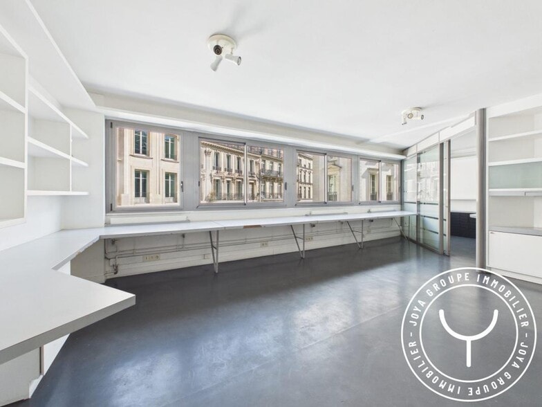 27 Rue Joubert, Paris for sale - Interior Photo - Image 2 of 11