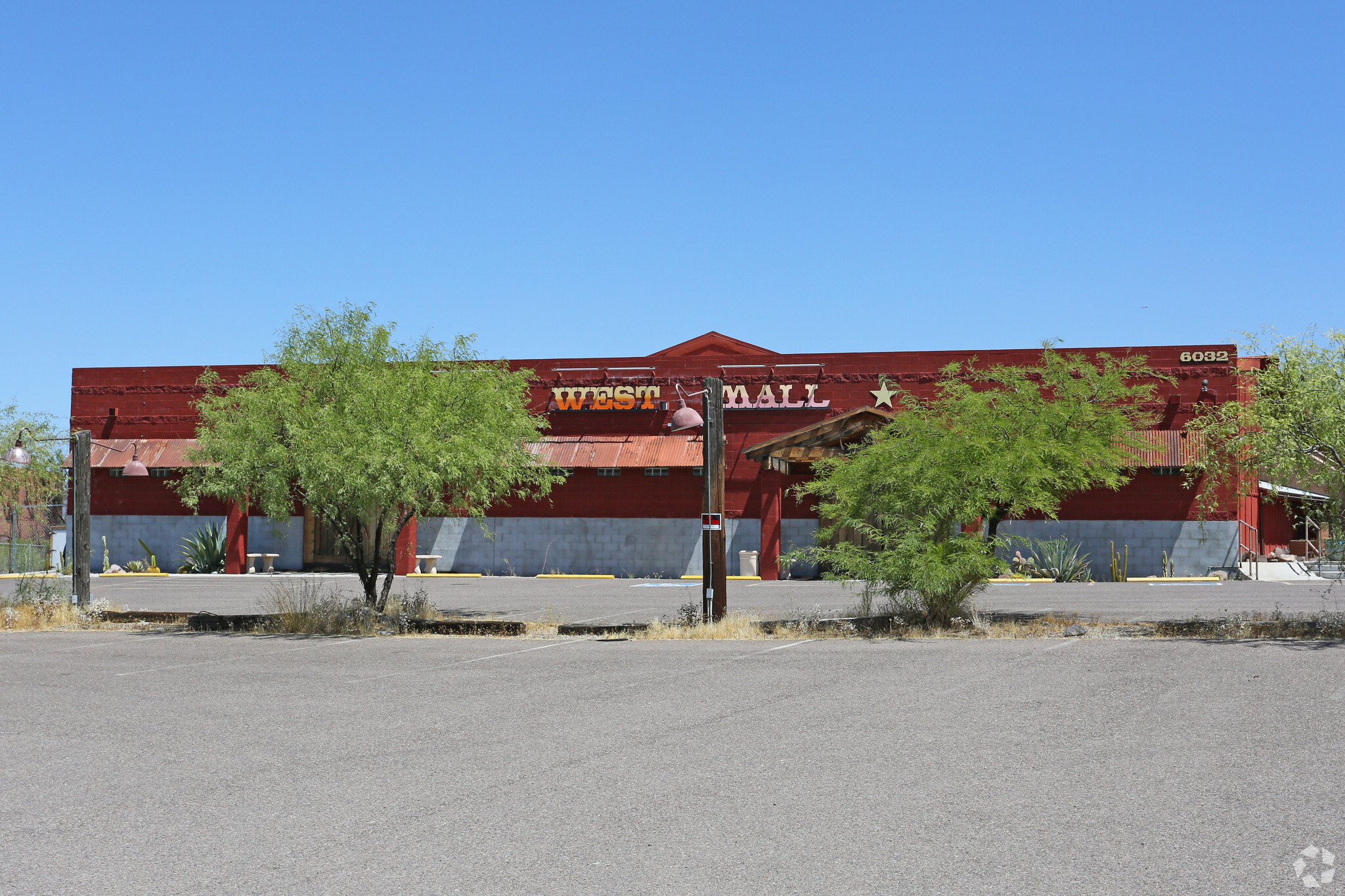 6032 E Cave Creek Rd, Cave Creek, AZ for sale Primary Photo- Image 1 of 1