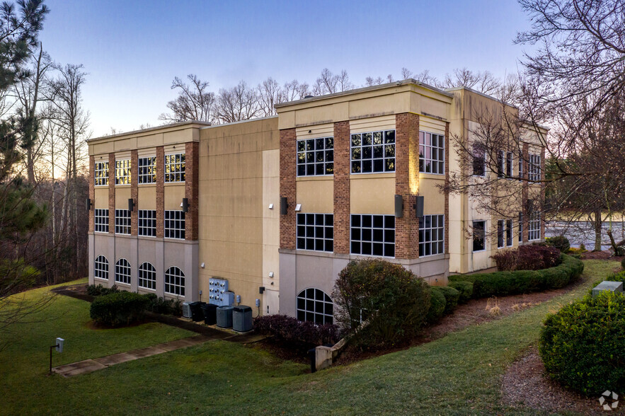 133 River Park Rd, Mooresville, NC for lease - Building Photo - Image 3 of 9