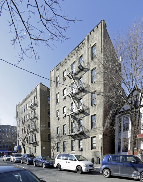 21-29 Bedford Park Blvd E, Bronx, NY for lease - Building Photo - Image 2 of 6