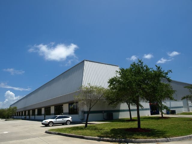 571 Haverty Ct, Rockledge, FL for lease - Building Photo - Image 3 of 4