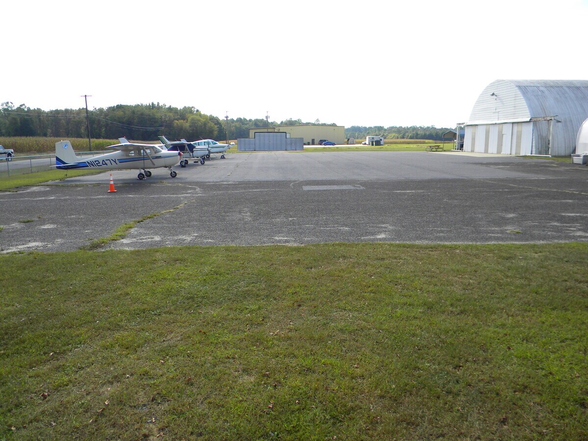 421 Airport Dr, Williamstown, NJ 08094