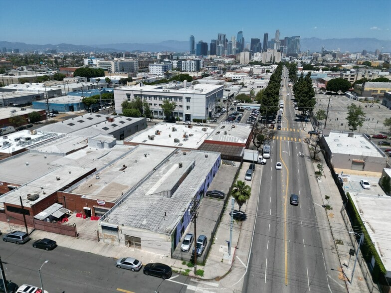 147 W 31st St, Los Angeles, CA for sale - Building Photo - Image 1 of 3
