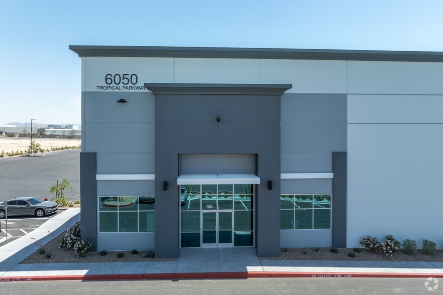 6050 E Tropical Pky, Las Vegas, NV for lease - Building Photo - Image 2 of 4