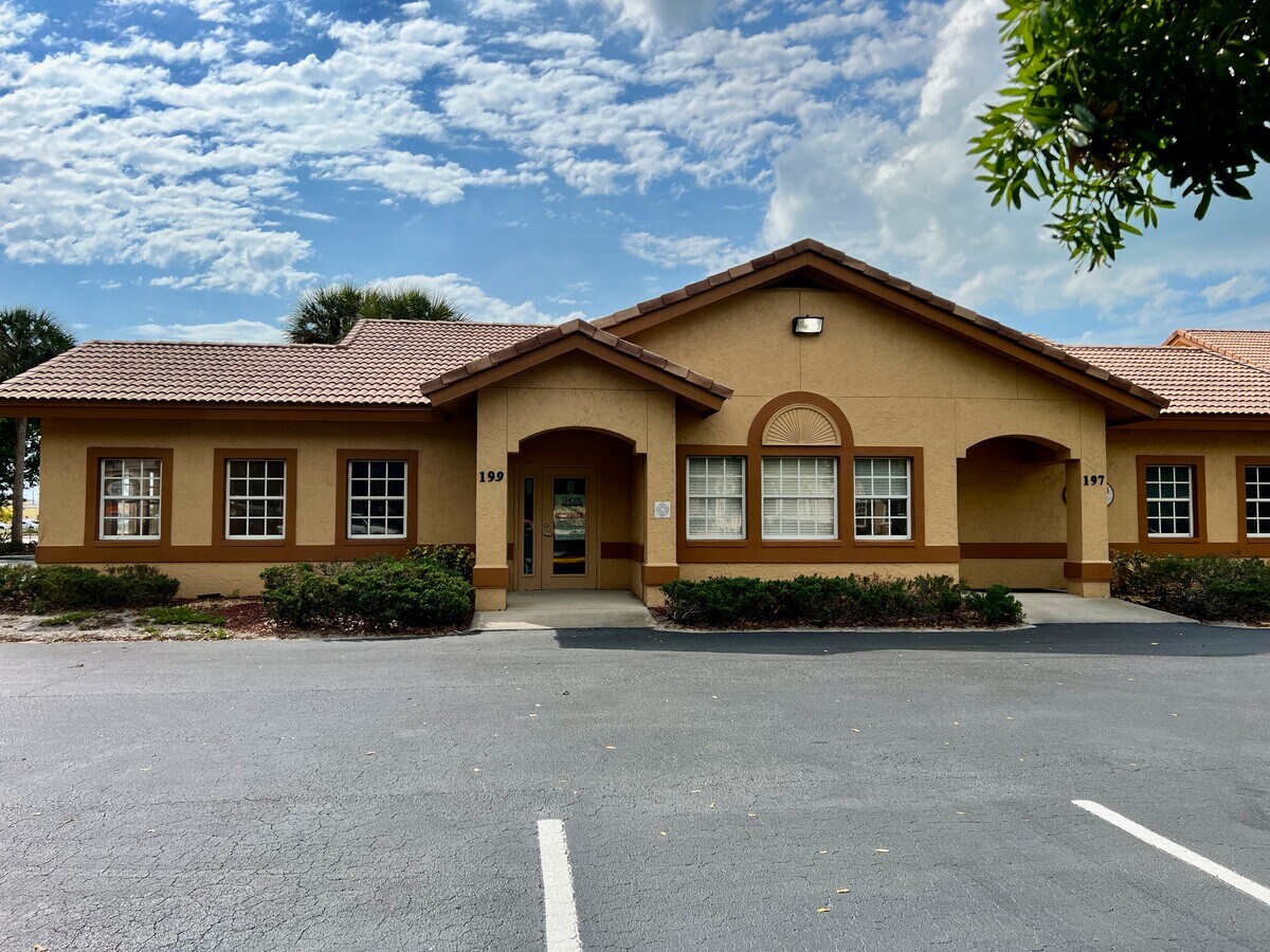 199 Center Rd, Venice, FL 34285