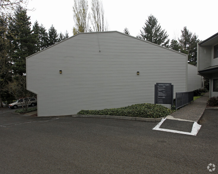 7460 SW Hunziker Rd, Tigard, OR for lease - Building Photo - Image 2 of 3